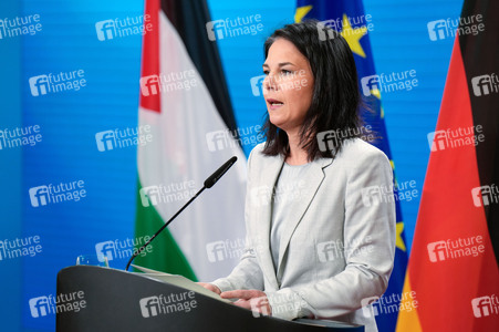 Pressekonferenz von Riyad al-Maliki und Annalena Baerbock in Berlin