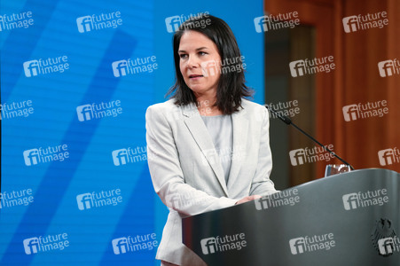 Pressekonferenz von Riyad al-Maliki und Annalena Baerbock in Berlin