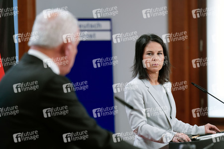 Pressekonferenz von Riyad al-Maliki und Annalena Baerbock in Berlin