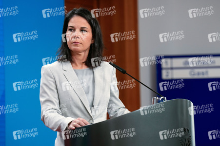 Pressekonferenz von Riyad al-Maliki und Annalena Baerbock in Berlin