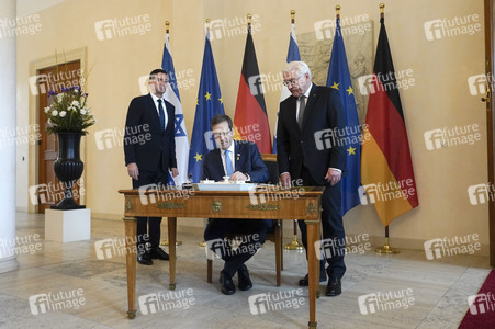 Empfang von Isaac Herzog im Schloss Bellevue in Berlin