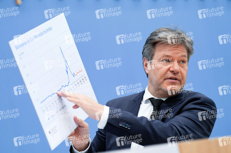 Bundespressekonferenz zur Vorstellung des Jahreswirtschaftsberichts 2024 in Berlin