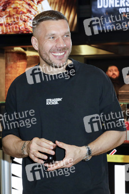 Eröffnung vom Mangal Döner X Lukas Podolski Store in Köln