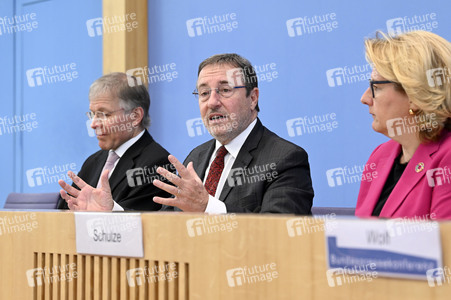 Bundespressekonferenz zur Vorstellung des UNDP-Berichts in Berlin