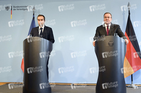 Pressekonferenz mit Sebastien Lecornu und Boris Pistorius in Berlin