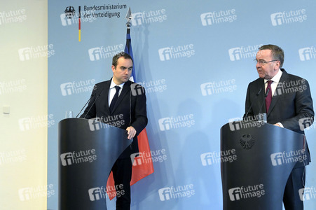 Pressekonferenz mit Sebastien Lecornu und Boris Pistorius in Berlin