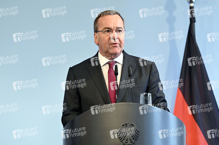 Pressekonferenz mit Sebastien Lecornu und Boris Pistorius in Berlin