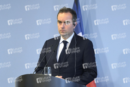 Pressekonferenz mit Sebastien Lecornu und Boris Pistorius in Berlin