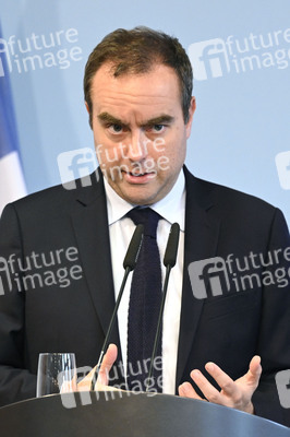 Pressekonferenz mit Sebastien Lecornu und Boris Pistorius in Berlin