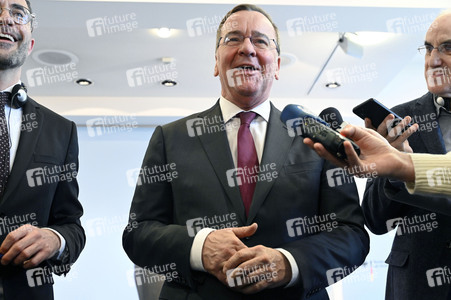 Pressekonferenz mit Sebastien Lecornu und Boris Pistorius in Berlin