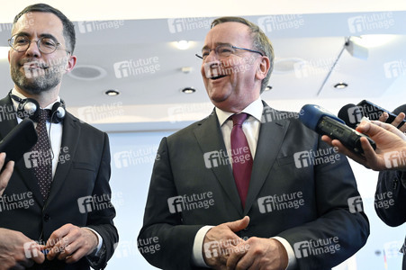 Pressekonferenz mit Sebastien Lecornu und Boris Pistorius in Berlin