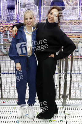 Lilly Becker bei der 'Evolution - Flight Beyond' Einweihung in Hamburg