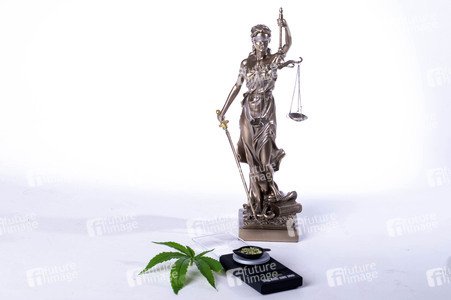 Symbolfoto Straferlass wegen Cannabis-Legalisierung