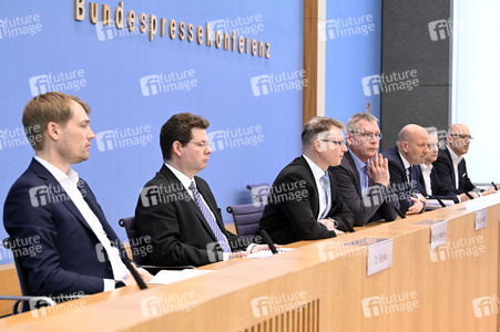 Bundespressekonferenz Gemeinschaftsdiagnose der Wirtschaftsforschungsinstitute Frühjahr 2024 in Berlin