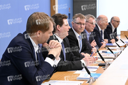 Bundespressekonferenz Gemeinschaftsdiagnose der Wirtschaftsforschungsinstitute Frühjahr 2024 in Berlin