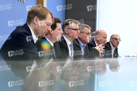 Bundespressekonferenz Gemeinschaftsdiagnose der Wirtschaftsforschungsinstitute Frühjahr 2024 in Berlin