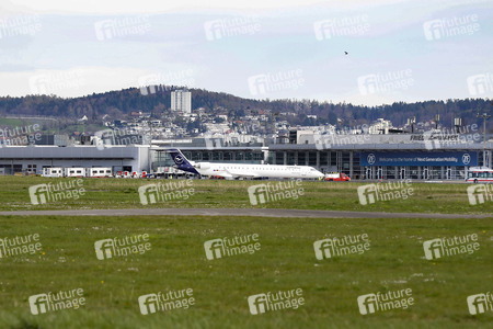 Vorerst letzte Maschine der Lufthansa am Bodensee-Airport Friedr