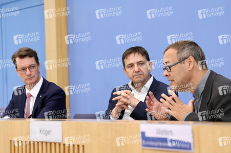 Bundespressekonferenz Kinderreport 2024 in Berlin