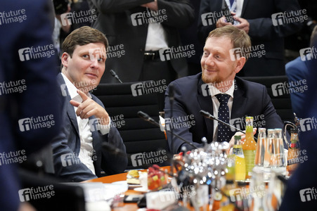 Besprechung von Bundeskanzler Scholz mit den Regierungschefinnen und Regierungschefs der Länder in Berlin