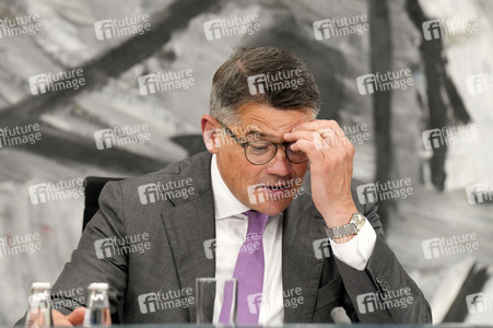 Pressekonferenz im Anschluss an die Beratungen mit den Regierungschefinnen und Regierungschefs der Länder in Berlin