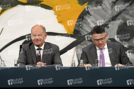 Pressekonferenz im Anschluss an die Beratungen mit den Regierungschefinnen und Regierungschefs der Länder in Berlin