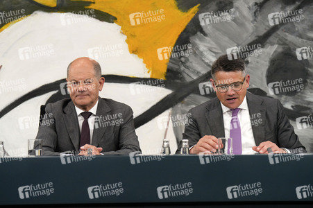 Pressekonferenz im Anschluss an die Beratungen mit den Regierungschefinnen und Regierungschefs der Länder in Berlin