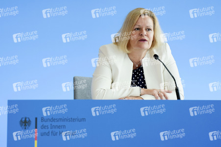 Pressestatement von Bundesinnenministerin Nancy Faeser in Berlin