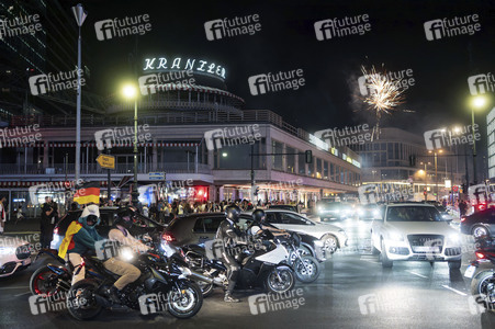 Autokorso auf dem Kurfürstendamm in Berlin