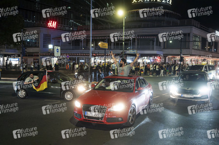 Autokorso auf dem Kurfürstendamm in Berlin