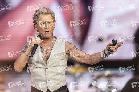 Konzert von Peter Maffay mit Band und Gästen in Erfurt