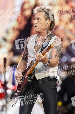 Konzert von Peter Maffay mit Band und Gästen in Erfurt