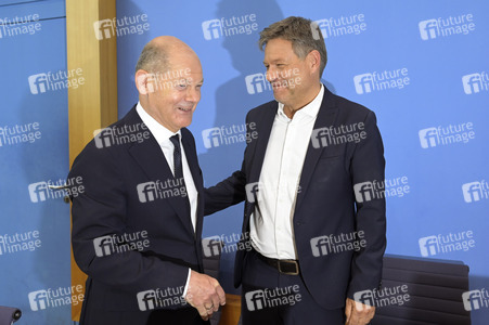 Bundespressekonferenz Bundeshaushalt 2025 in Berlin