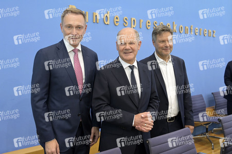 Bundespressekonferenz Bundeshaushalt 2025 in Berlin