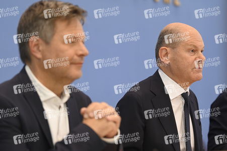 Bundespressekonferenz Bundeshaushalt 2025 in Berlin