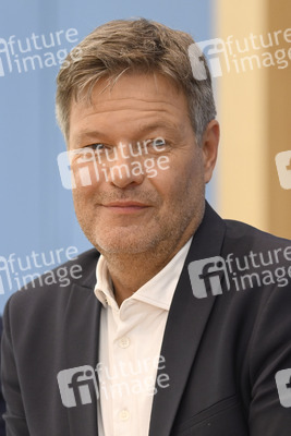 Bundespressekonferenz Bundeshaushalt 2025 in Berlin