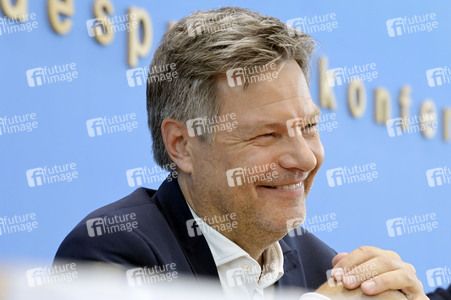 Bundespressekonferenz Bundeshaushalt 2025 in Berlin