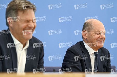 Bundespressekonferenz Bundeshaushalt 2025 in Berlin