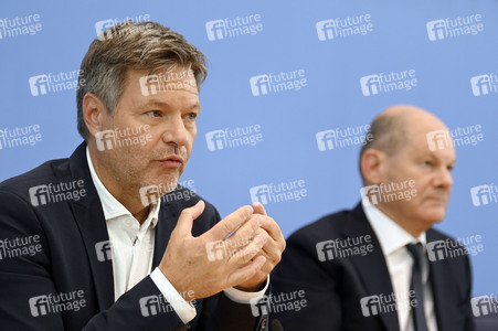 Bundespressekonferenz Bundeshaushalt 2025 in Berlin