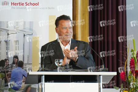 Arnold Schwarzenegger erhält Ehrendoktorwürde in Berlin