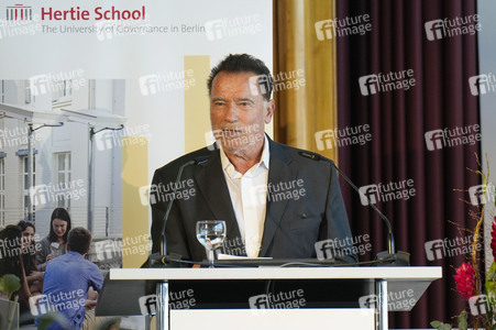 Arnold Schwarzenegger erhält Ehrendoktorwürde in Berlin