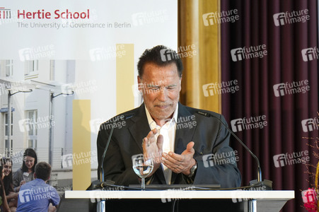 Arnold Schwarzenegger erhält Ehrendoktorwürde in Berlin