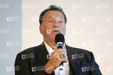 Arnold Schwarzenegger erhält Ehrendoktorwürde in Berlin