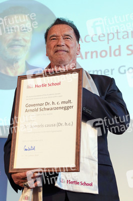 Arnold Schwarzenegger erhält Ehrendoktorwürde in Berlin