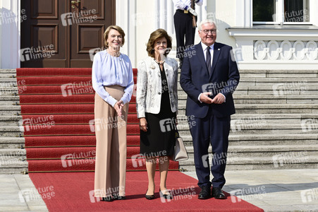 Begrüßung von Königin Silvia von Schweden in Berlin