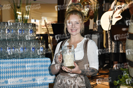 Wiesn Anstich 2024 im Hofbräu Berlin