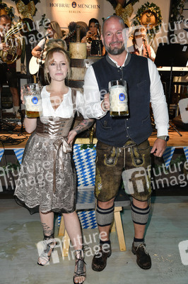 Wiesn Anstich 2024 im Hofbräu Berlin