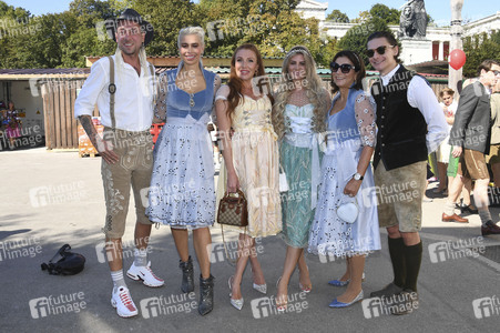 Wiesn Anstich im Schottenhamel Festzelt auf dem Oktoberfest 2024 in München