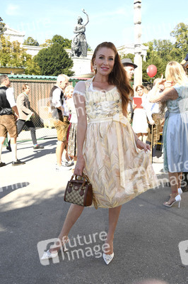 Wiesn Anstich im Schottenhamel Festzelt auf dem Oktoberfest 2024 in München