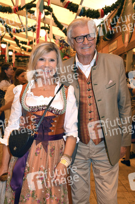 Wiesn Anstich im Schottenhamel Festzelt auf dem Oktoberfest 2024 in München