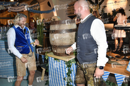 Wiesn Anstich 2024 im Hofbräu Berlin